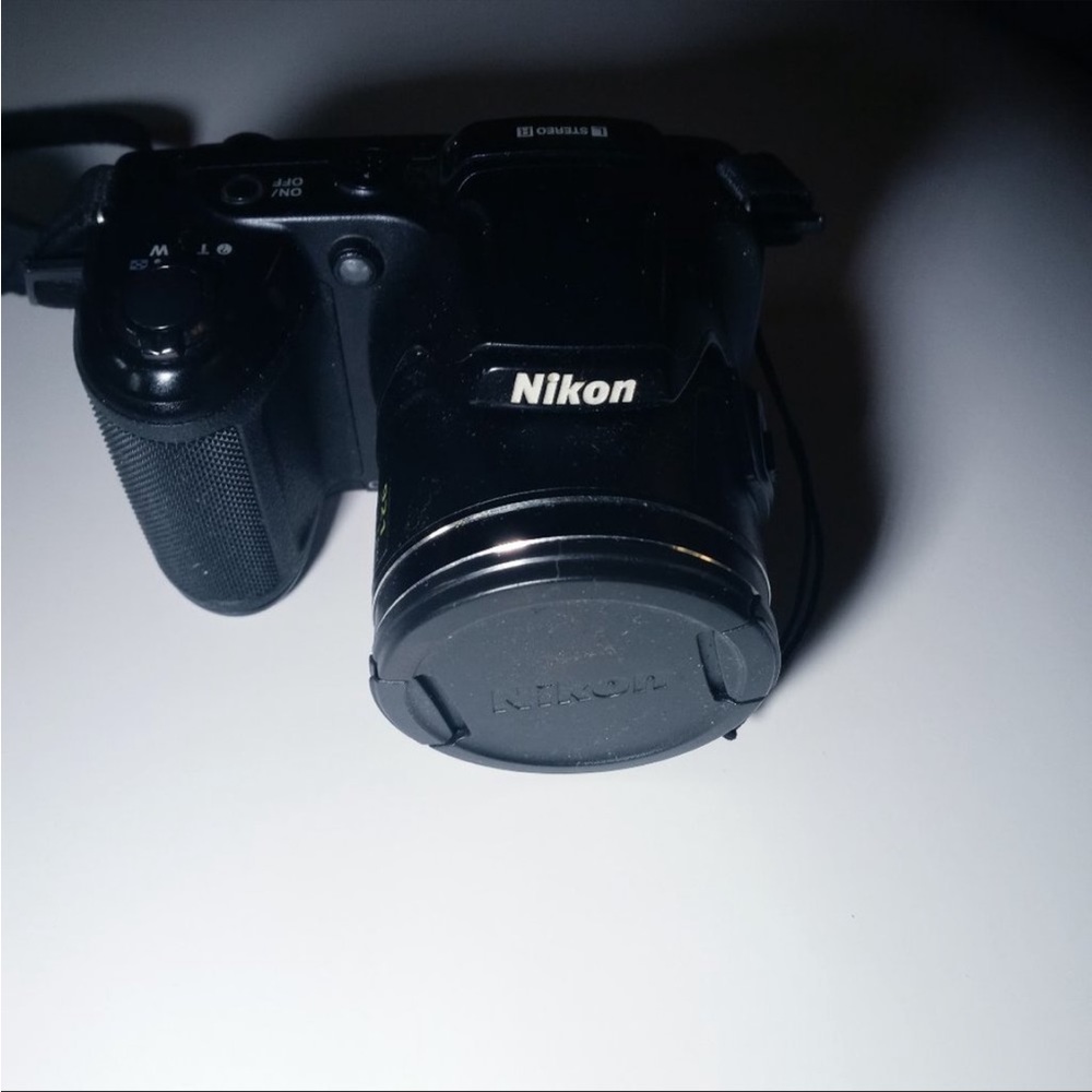 NIKON COOLPIX I810 CAMERA used